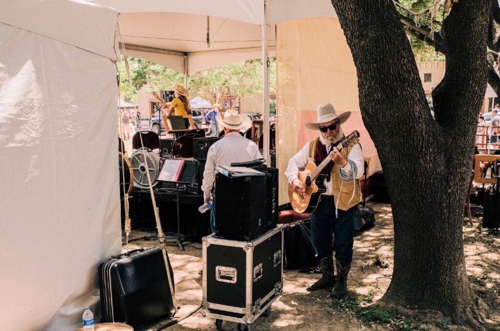 pilgrim-magainze-dean-hinnant-the-cowboy-musicians